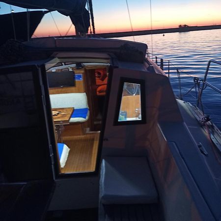 מלון וירג'יו Bed & Boat Brezza Del Mare מראה חיצוני תמונה
