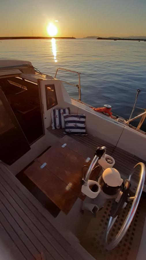 מלון וירג'יו Bed & Boat Brezza Del Mare מראה חיצוני תמונה